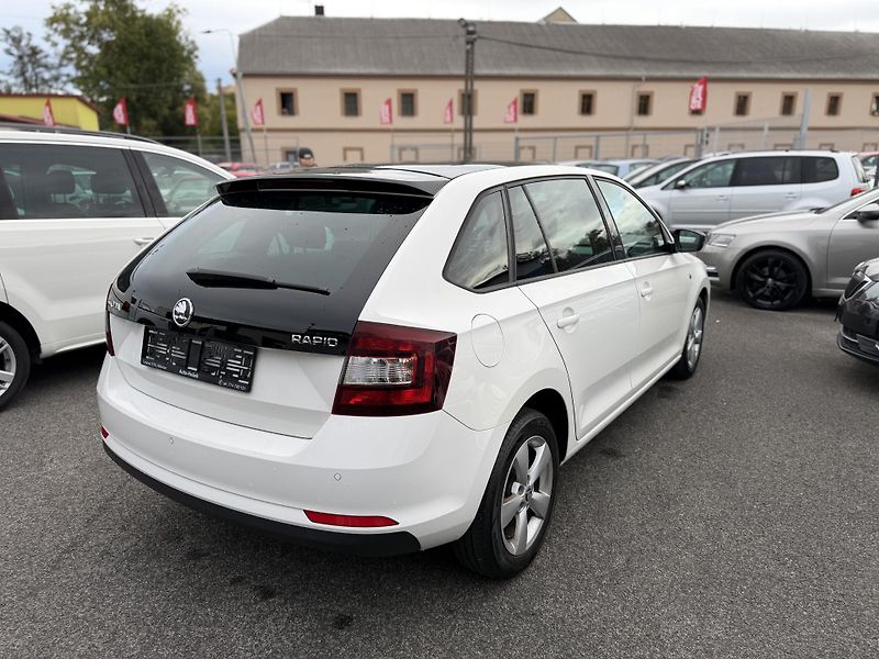 Škoda Rapid 1.2 Tsi, 63kw, 1. Majitel - fotka 2 z 10