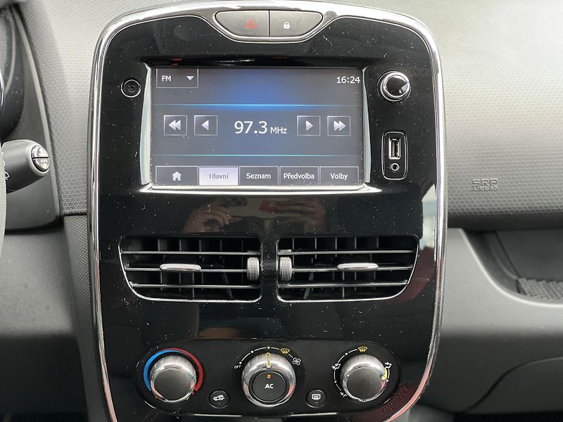 Renault Clio 1.2i 16v NAVI KLIMA PŮVOD ČR - fotka 20 z 39