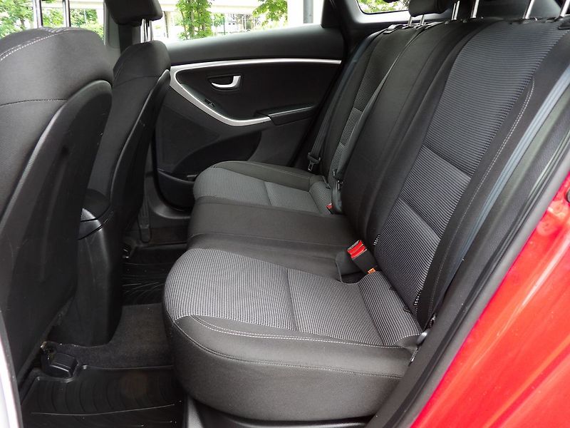 Hyundai i30 1.4i CVVT Trikolor ČR - fotka 17 z 28