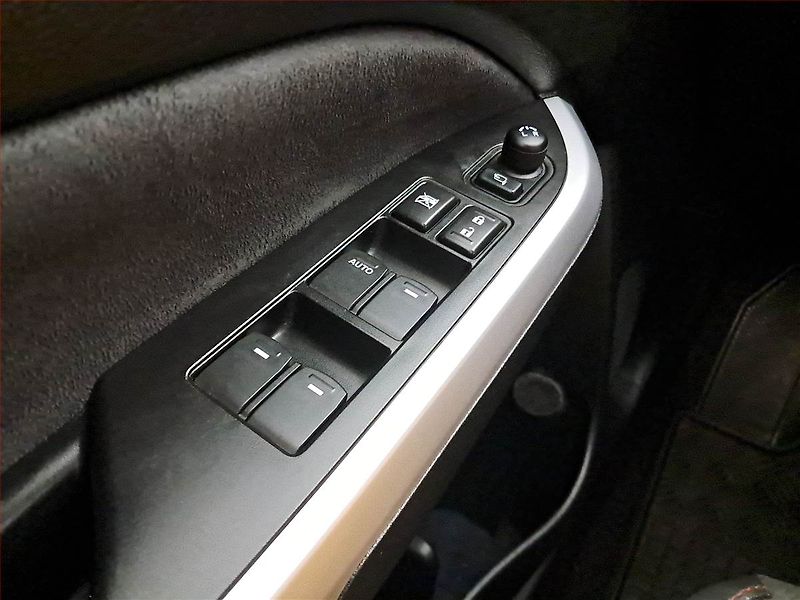 Suzuki Vitara (2017) S 1.4 BoosterJet, ČR,1.maj - fotka 16 z 21