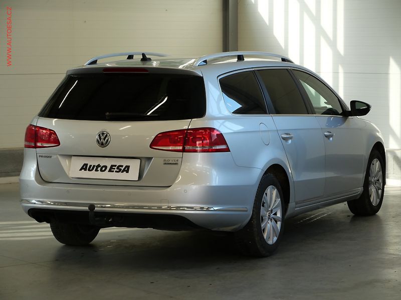 Volkswagen Passat (2012) 2.0 TDi, Comfortline, DSG, TZ - fotka 4 z 21