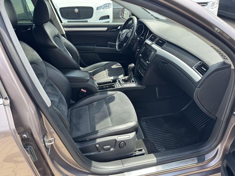 Škoda Superb 2,0TDi 4x4 KOMBI - fotka 16 z 24