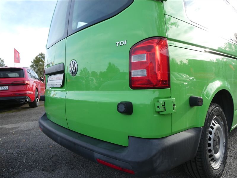 Volkswagen Transporter 2,0 TDi 75kW L2H2,9.míst,2xkol - fotka 10 z 48