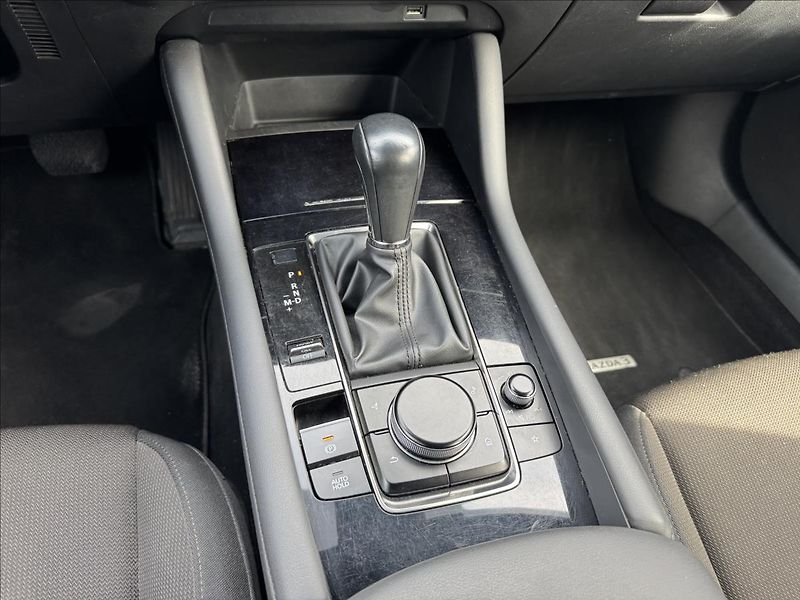 Mazda 3 2,0 Skyactiv-G Style AT - fotka 24 z 29