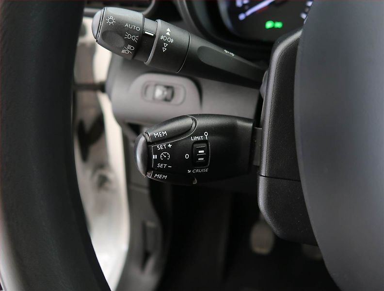 Citroën Berlingo (2020) Maxi Live 1.2 PureTech, 7Míst - fotka 16 z 18
