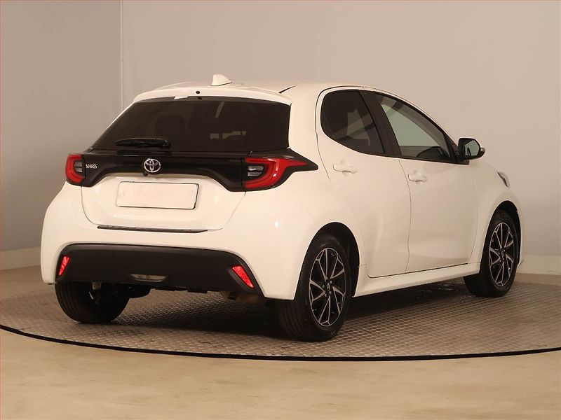 Toyota Yaris (2023) 1.5 VVT-i, Serv.kniha - fotka 5 z 17
