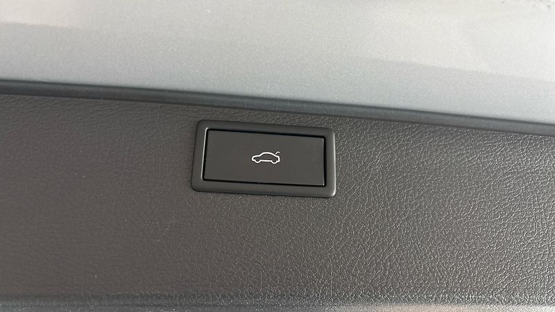 Volkswagen Multivan 2.0 TDI DSG 4motion Highline - fotka 20 z 28