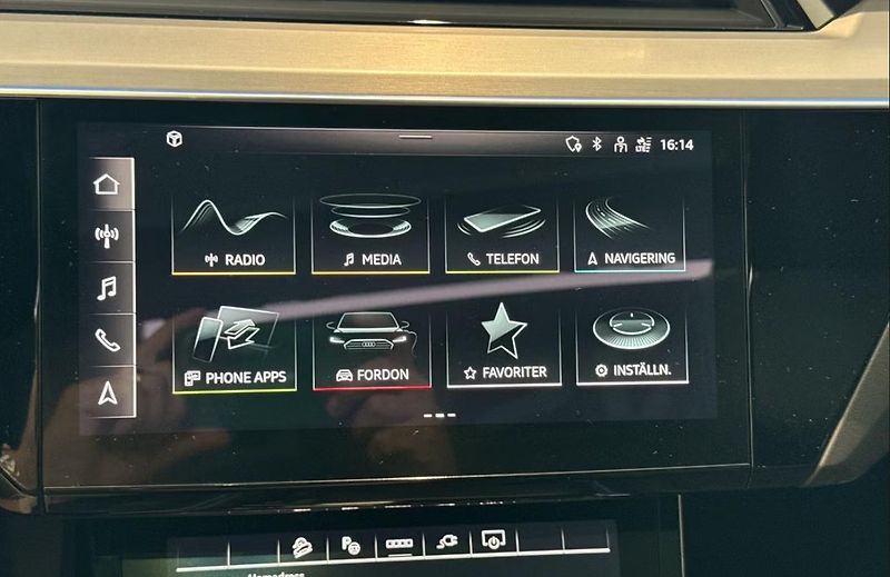 Audi Q8 e-tron 55 Q SoH 97% 360k Pano Tažné - fotka 22 z 34