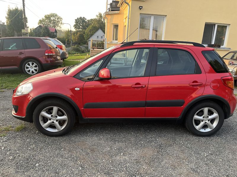 Suzuki SX4 (2007) PĚKNÝ STAV i CENA - fotka 2 z 30