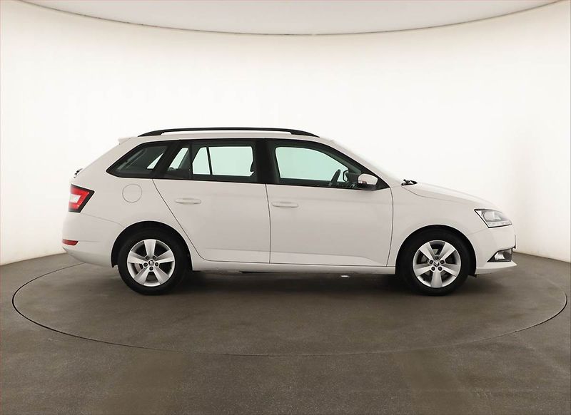 Škoda Fabia (2021) Ambition 1.0 TSI, ČR,1.maj - fotka 6 z 17
