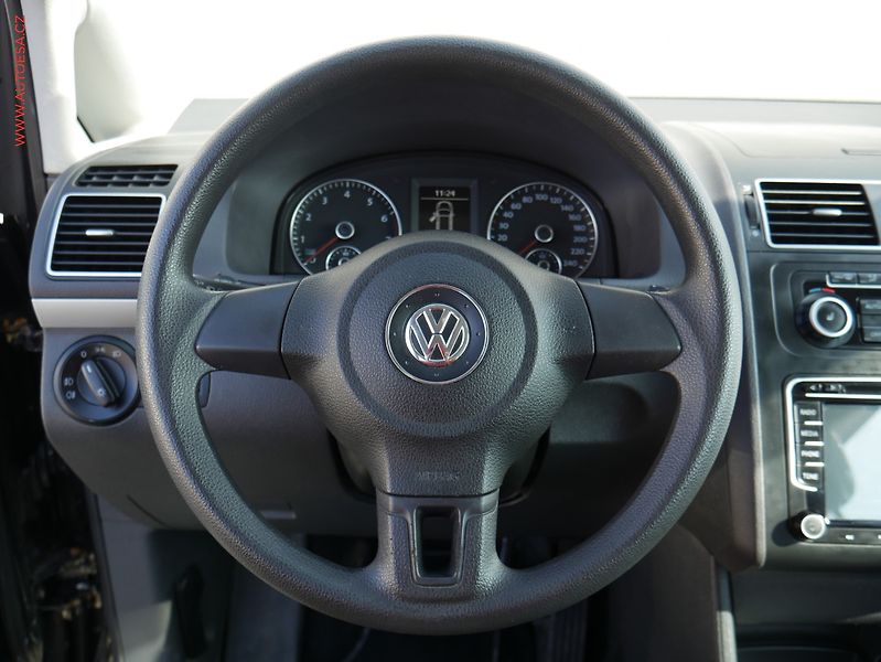 Volkswagen Touran (2010) 1.2 TSi, Trendline, výhřev - fotka 16 z 16