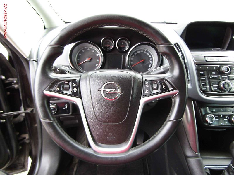 Opel Zafira (2012) 1.4T Tourer, ČR, servis.kniha - fotka 12 z 17