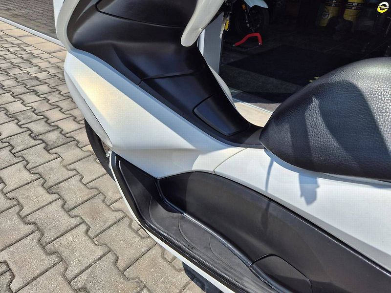 Honda PCX 125 (2011) - fotka 12 z 24
