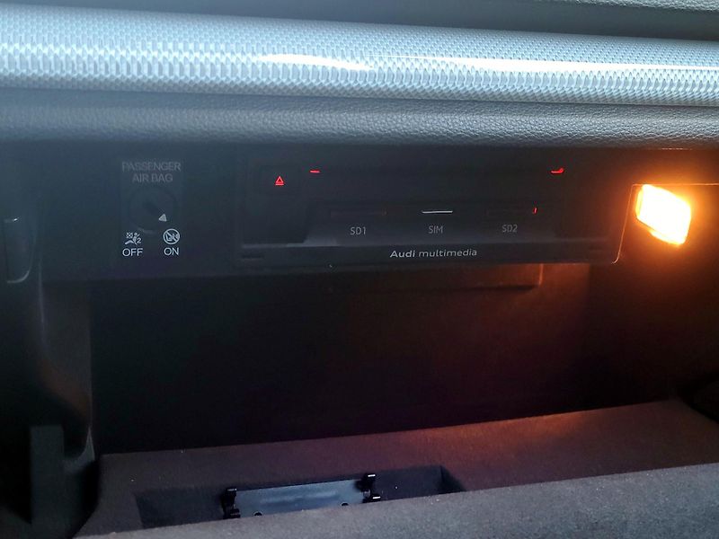 Audi A3 TFSi 103kW Limo,FULL LED - fotka 33 z 44