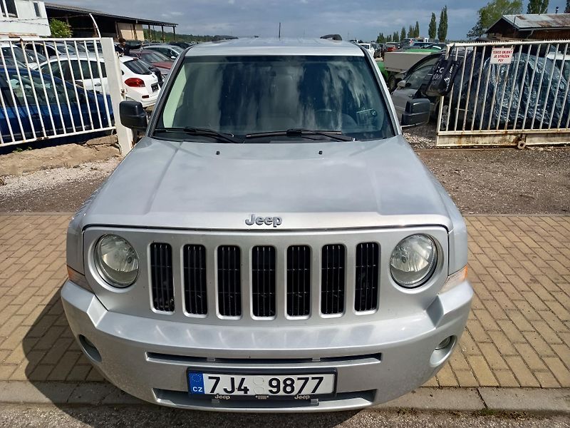 Jeep Patriot (2010) 2.0 TD 103kw - fotka 4 z 35