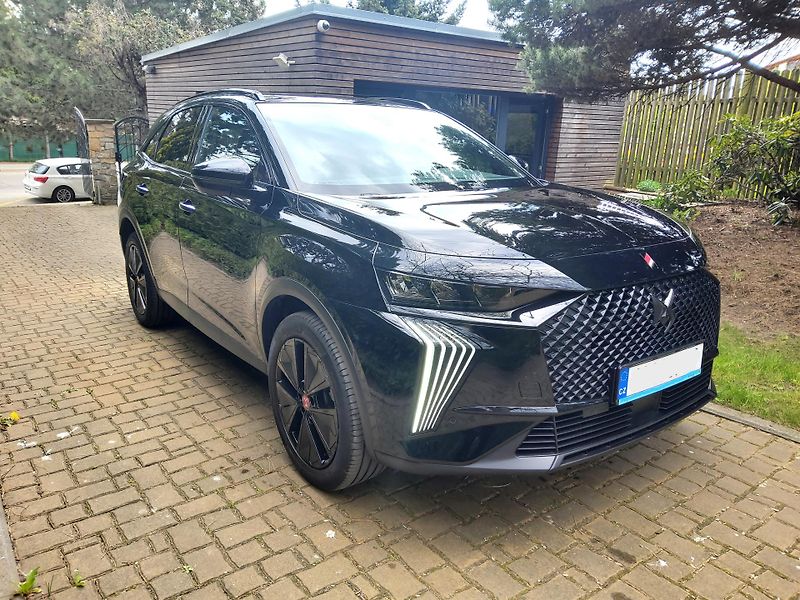 DS Automobiles DS7 (2023) 1.5 BlueHDi 130 EAT8 Performan - fotka 2 z 23