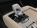 Volvo XC90 (2026) B5 AWD AUT DARK PLUS 7míst - náhled 37