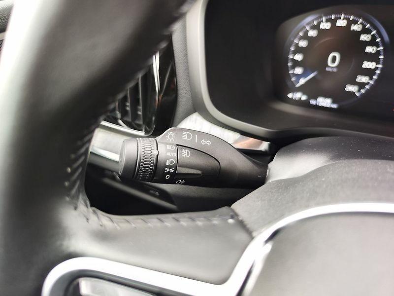 Volvo V60 B4 2.0/145kW Inscription AT - fotka 30 z 37