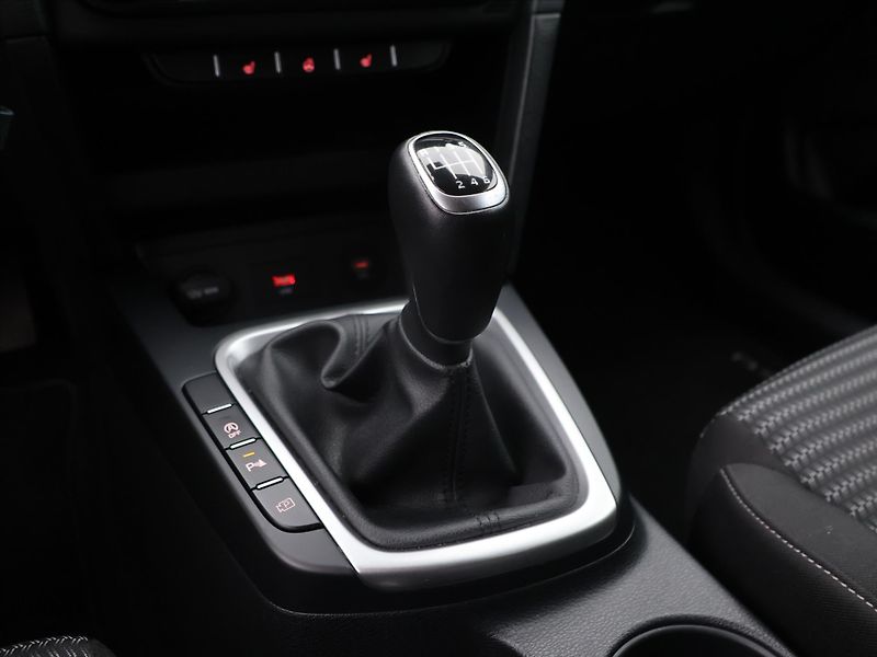 Kia Ceed 1,5 T-GDI 117kW TOP DPH CZ 1.M - fotka 23 z 32