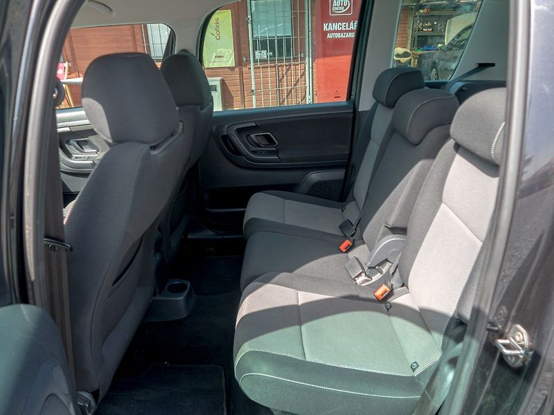 Škoda Roomster (2014) 1.6TDI NOIRE – BLACK - fotka 32 z 43