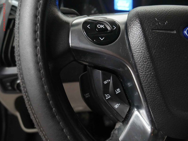 Ford Tourneo Custom (2016) 2.2TDCi, Limited, 114kW - fotka 15 z 20