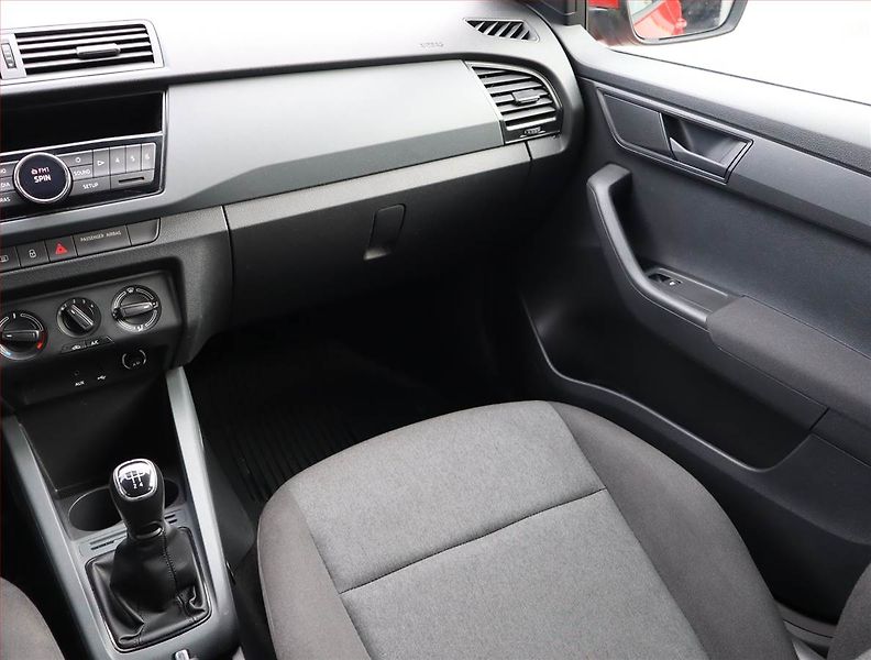 Škoda Fabia (2017) 1.0 TSI, ČR,1.maj, Serv.kniha - fotka 8 z 15
