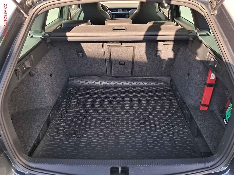 Škoda Octavia (2015) 2.0 TSi, RS, DSG, bixen - fotka 7 z 20