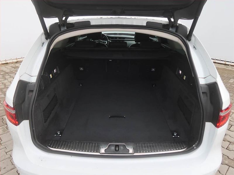 Jaguar XF (2018) 20d, Automat, Kůže, Navi - fotka 14 z 19
