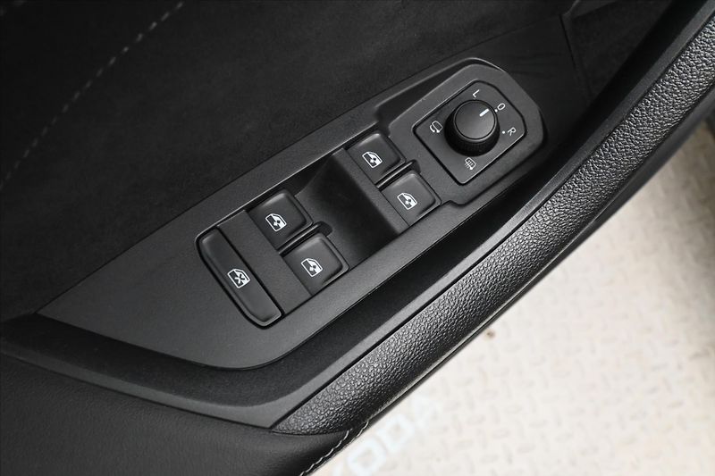 Škoda Kodiaq 1,5 TSI 110 kW SportLine Záruk - fotka 25 z 30