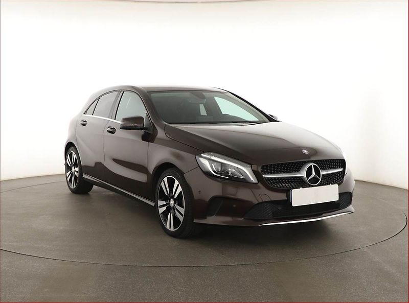 Mercedes-Benz Třídy A (2017) A 180 d, Automat, Serv.kniha - fotka 1 z 18