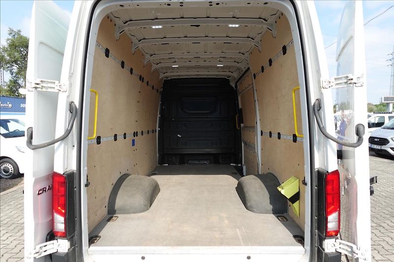 Volkswagen Crafter 2,0 TDI  VW L2H2 KLIMA - fotka 11 z 33