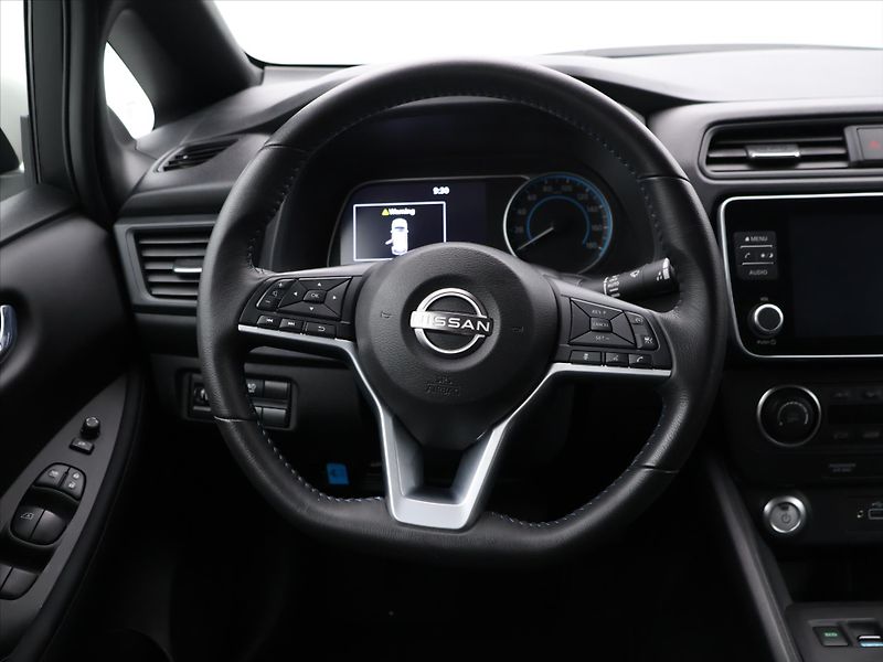 Nissan Leaf 110kW ACENTA 40kWh CZ - fotka 14 z 30