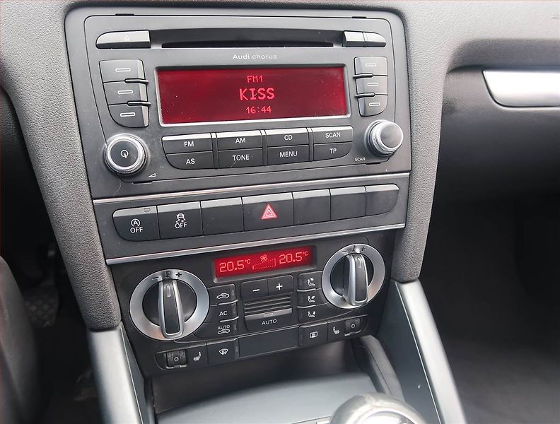 Audi A3 (2011) 1.6 TDI, Tempomat - fotka 12 z 18