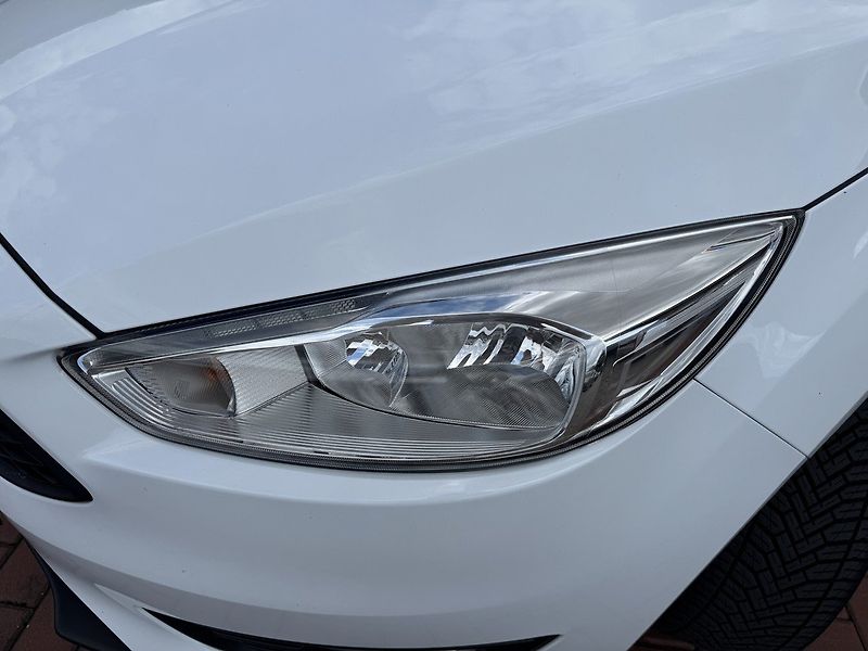 Ford Focus (2016) 1.6i Ti-VCT Klima Winter Paket - fotka 34 z 50