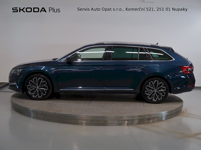 Škoda Superb (2022) LAURIN&KLEMENT 2.0TSI 140KW DS - fotka 3 z 49