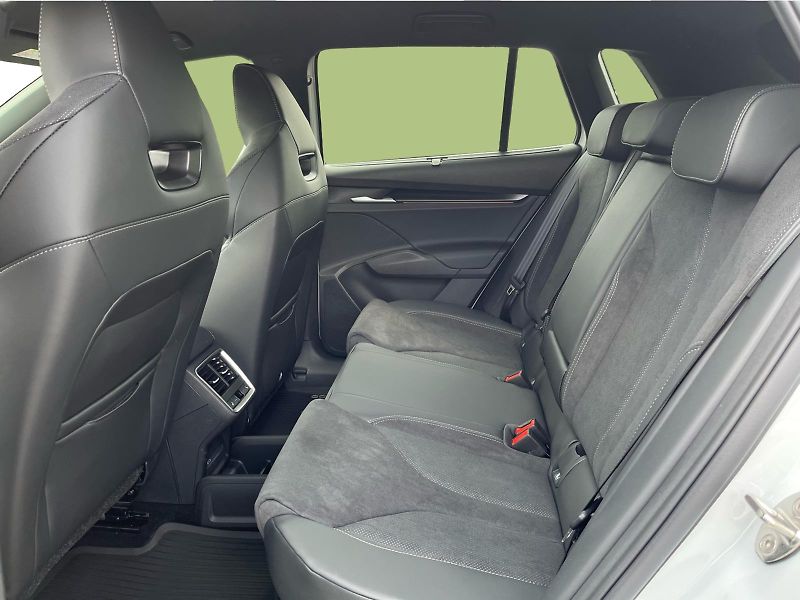 Škoda Elroq SPORTLINE 85 210/82 E1H - fotka 12 z 26