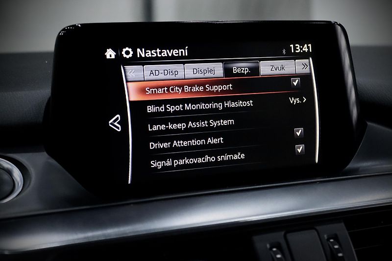 Mazda 6 Wagon 2.0 Skyactiv 121 kW - fotka 30 z 34