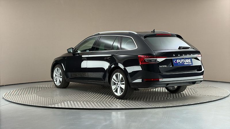 Škoda Superb 2.0 TSI DSG Style Combi - fotka 2 z 29