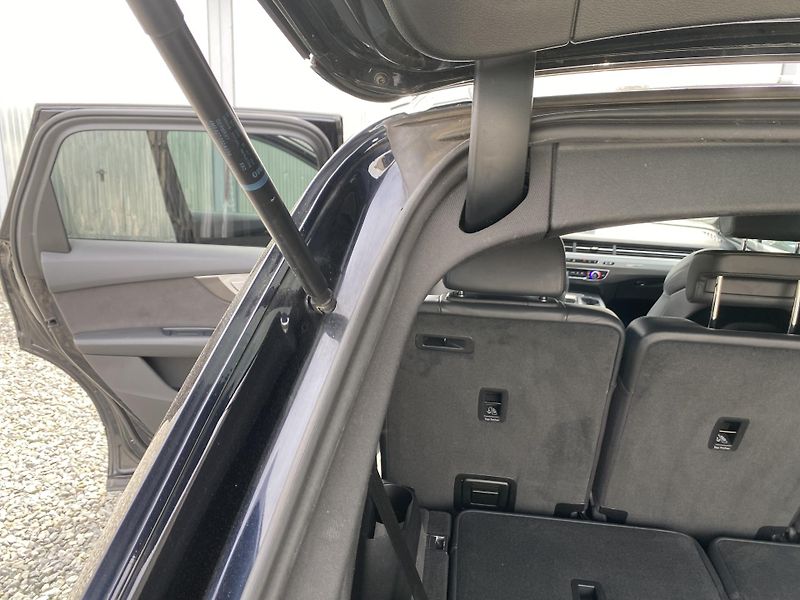 Audi Q7 3.0TDi 4x4 270PS S-LINE 7MÍST! - fotka 119 z 173