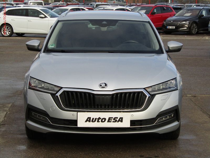 Škoda Octavia (2021) 2.0TDi, Ambition, LED - fotka 2 z 22