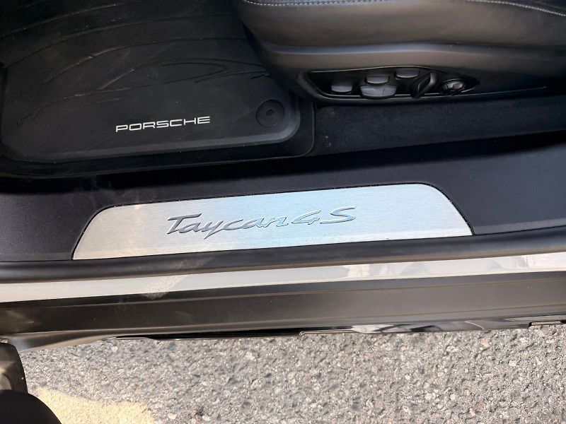 Porsche Taycan (2021) 4S Cross Turismo 21”, BOSE - fotka 12 z 14