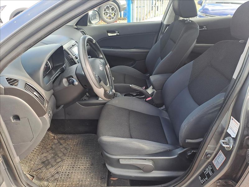 Hyundai i30 1,6 CRD - fotka 5 z 13