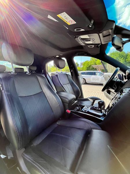 Infiniti QX70 (2015) Prodám velmi zachovalé a pravi - fotka 12 z 28