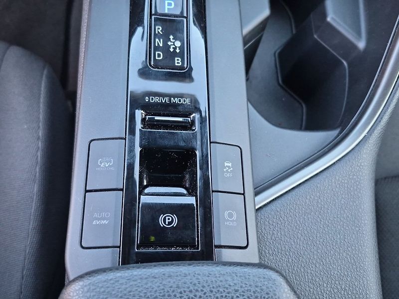Toyota C-HR 2.0L PHEV CVT Style - fotka 21 z 26