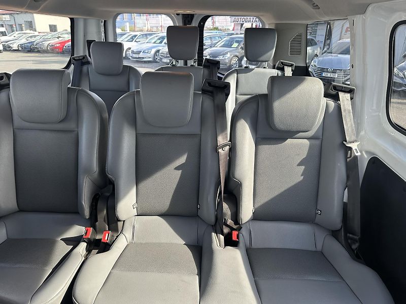 Ford Transit Custom (2018) 2.0TDCi 77kW 9 míst - fotka 20 z 25