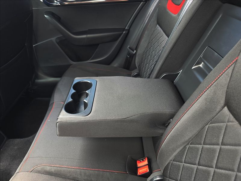 Škoda Octavia III 2,0 TSi 180KW RS Panorama - fotka 27 z 44