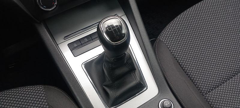 Škoda Octavia 1.4 TSI Ambition 103kW - fotka 17 z 26