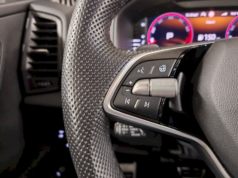 Škoda Karoq (2025) 1.5 TSI 110 kW DSG Sportline - fotka 8 z 32
