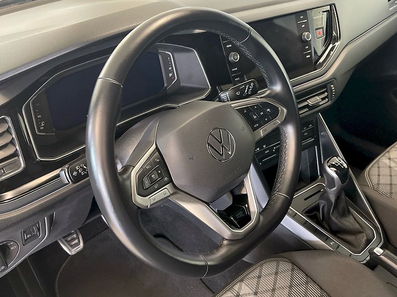 Volkswagen Taigo (2025) R-Line 1.0TSI 85kW - fotka 18 z 29