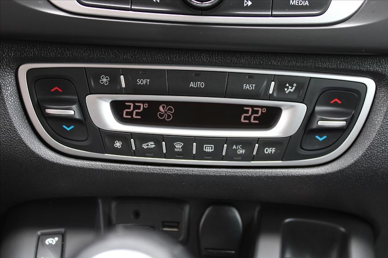Renault Grand Scénic 1,6 dCi  ČR,1.MAJ,7.MÍST,DPH - fotka 14 z 31